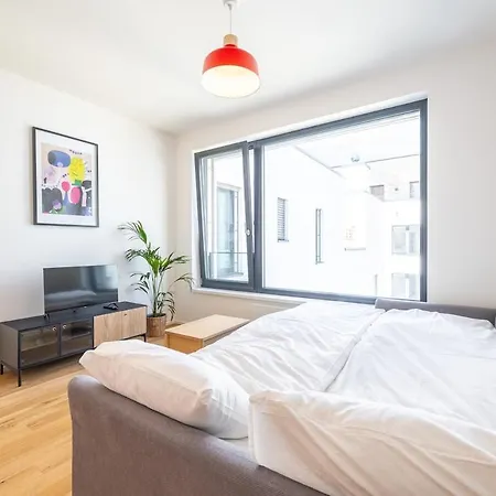 Peaceful And Cosy Newly Built Studio With Parking