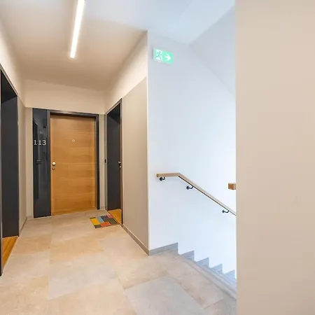 Peaceful And Cosy Newly Built Studio With Parking شقة *